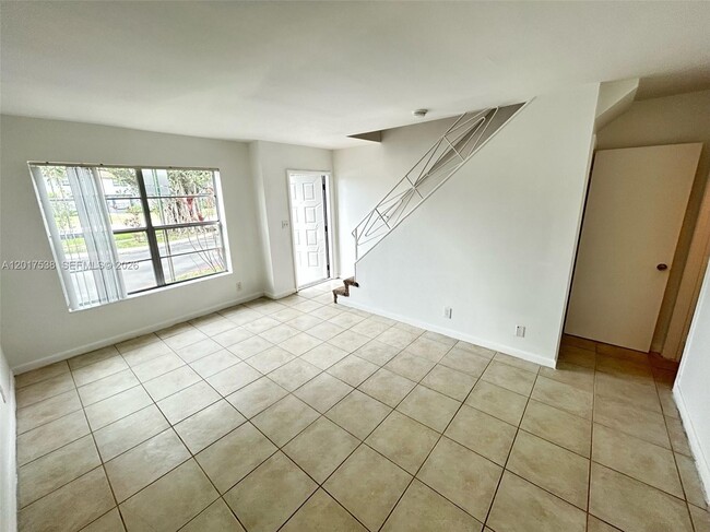 Building Photo - 4817 NW 9th Dr