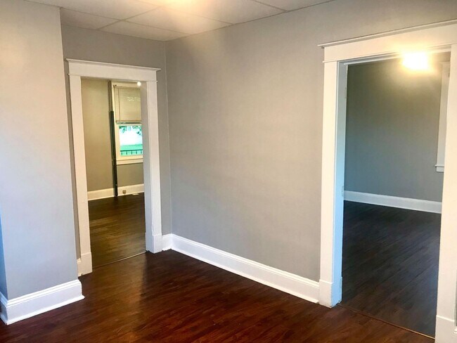 Building Photo - Charming 3 Bedroom/ 1 Bathroom Home in Dundalk, MD!