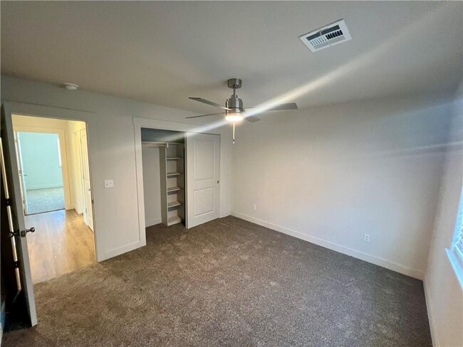 Building Photo - 662 White Oak St