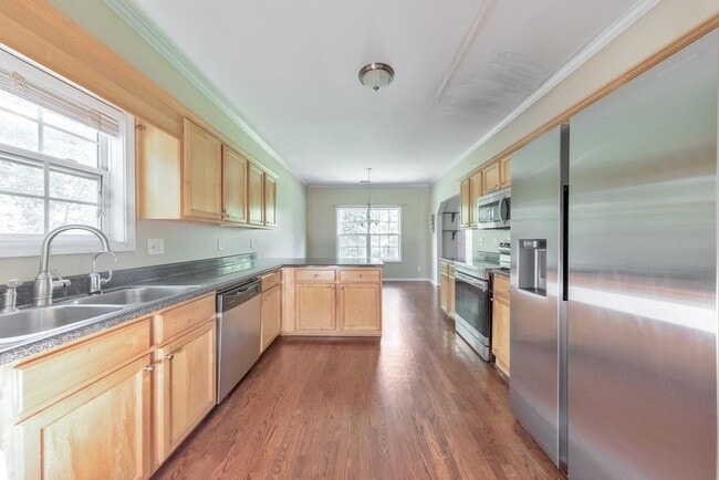 Building Photo - 1086 South Gordon Rd SW