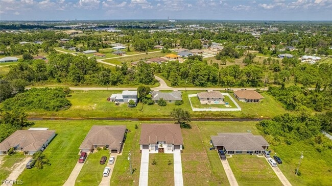 Building Photo - 4864 Golfview Blvd