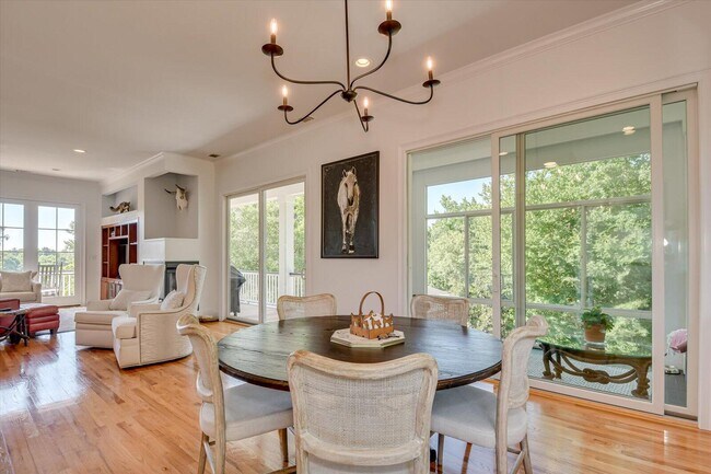 Building Photo - 501 John Fox's Run