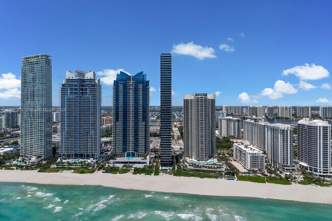 Building Photo - 17141 Collins Ave