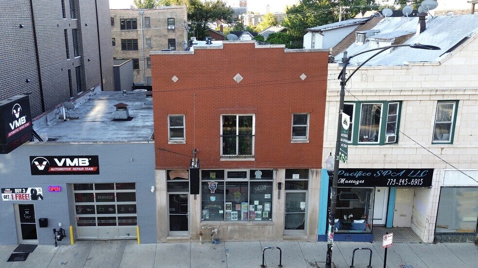Building Photo - 2849 W Belmont Ave