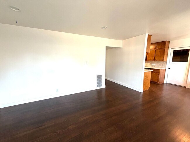 Building Photo - Charming 3-Bed, 1-Bath West Sacramento Home – Updated with Solar!