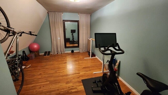 Building Photo - 1870 E 12th St