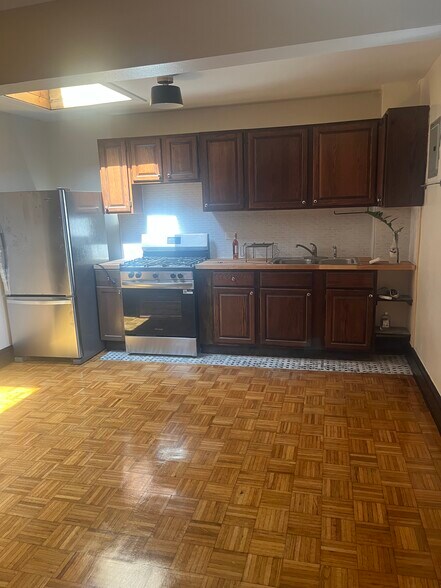 Building Photo - 582 Saint Marks Ave
