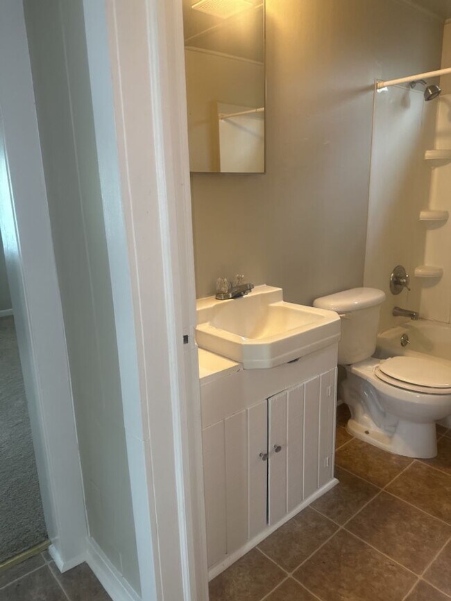 Building Photo - M855