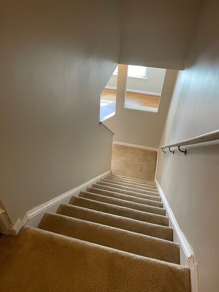 Building Photo - 112 Hawkstone Dr
