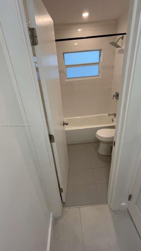 Building Photo - 780 NE 122nd St