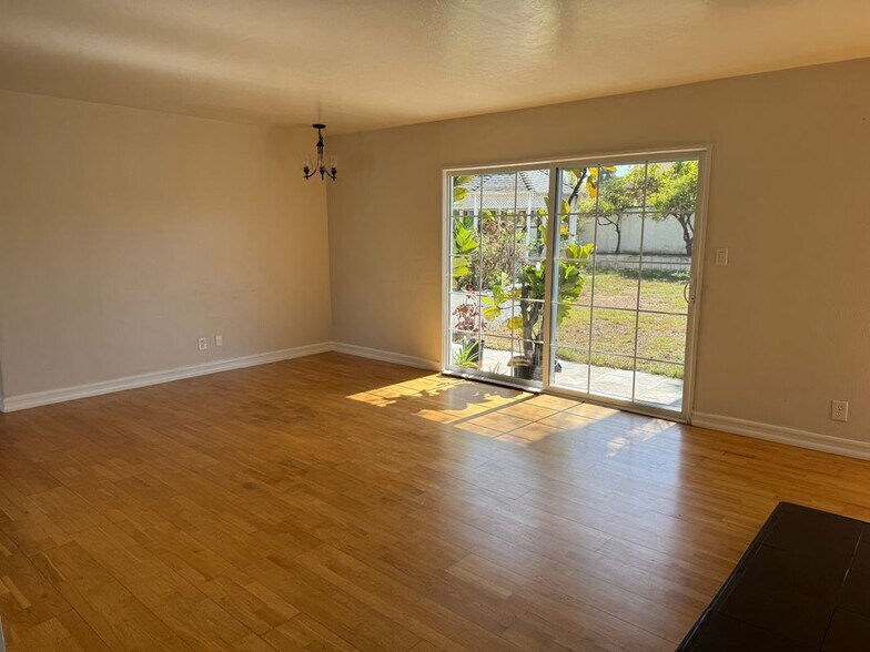 Building Photo - 7025 Madrone Ave