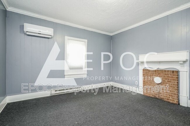 Building Photo - 534 Warriner St