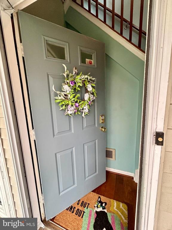 Building Photo - 904B Oliphant Ln