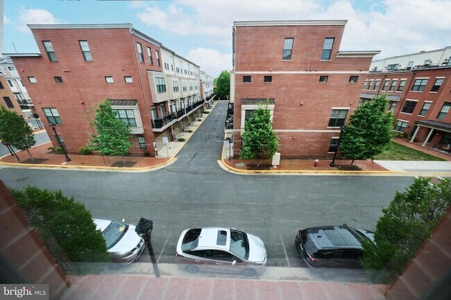 Building Photo - 256 Bluemont Branch Terrace SE