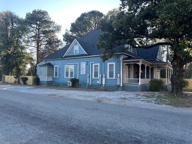 Building Photo - Highland Oasis Gardens