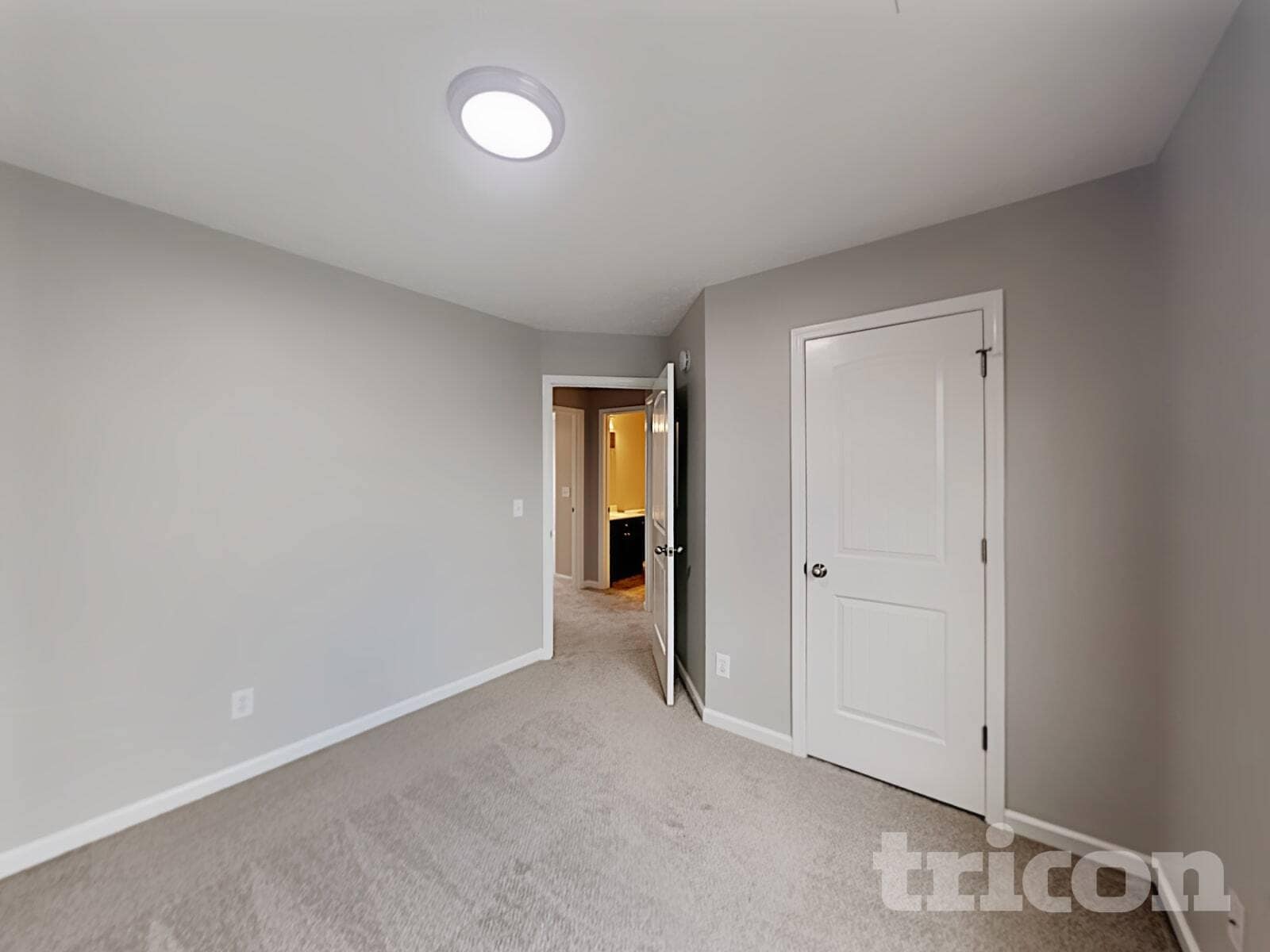 Building Photo - 300 Sunny Vw Dr