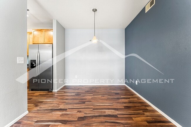 Building Photo - 3875 S Dayton St
