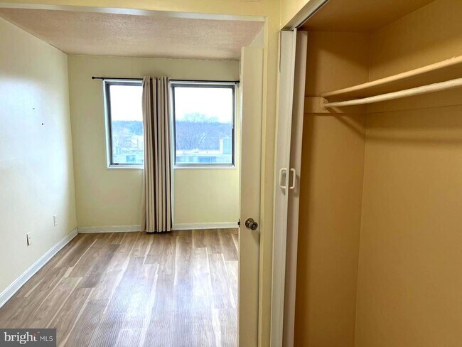 Building Photo - 1836 Metzerott Rd