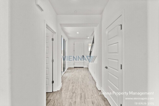 Building Photo - 6000 Waddington Wy