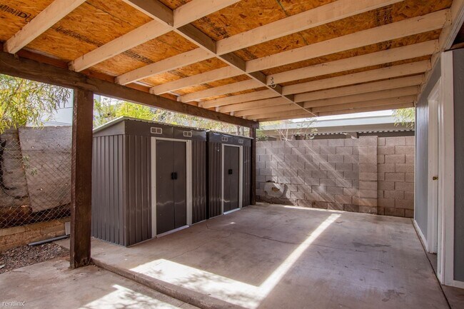 Building Photo - 2 br, 1 bath House - 1116 S Holbrook Ln