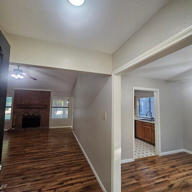Building Photo - Wylie East Charmer
