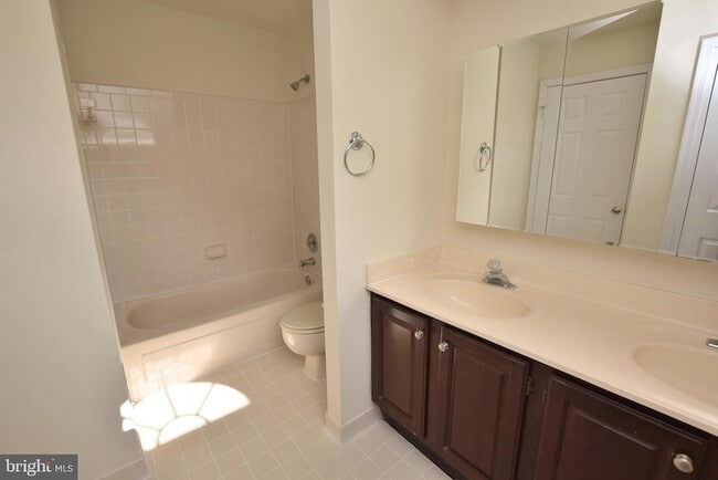 Building Photo - 7919 Blue Gray Cir