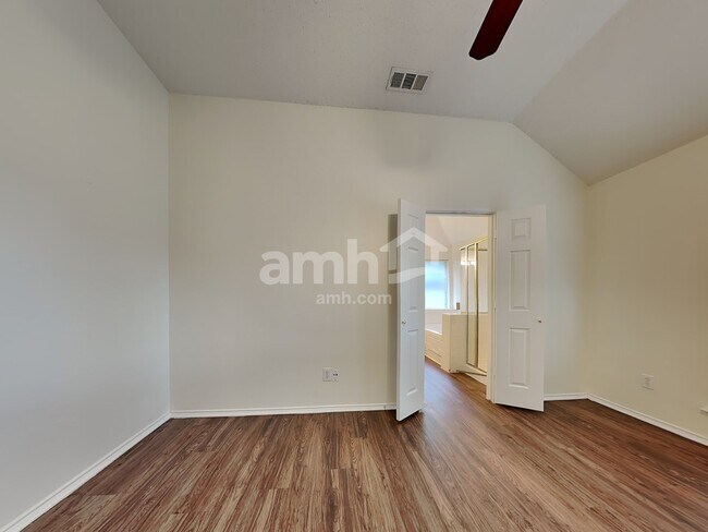 Building Photo - 219 Dartmouth Dr