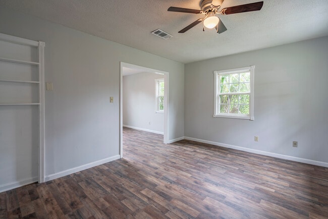 Building Photo - 203 Fowler St