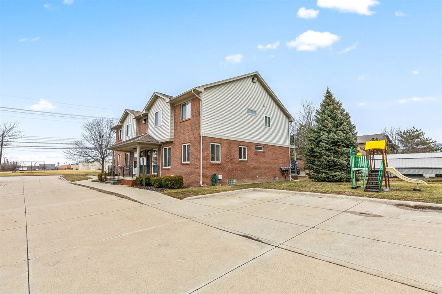 Building Photo - 18530 E 14 Mile Rd