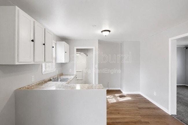 Building Photo - 6301 Lodewyck St