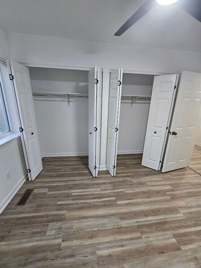 Building Photo - 71 Westgate Cir