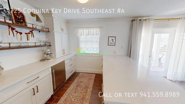 Building Photo - 4725 Coquina Key Dr SE