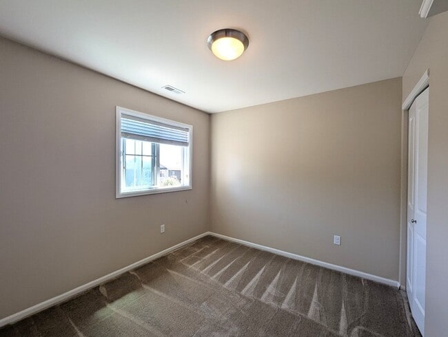 Building Photo - 4Bd/2.5Ba Lake Stevens House