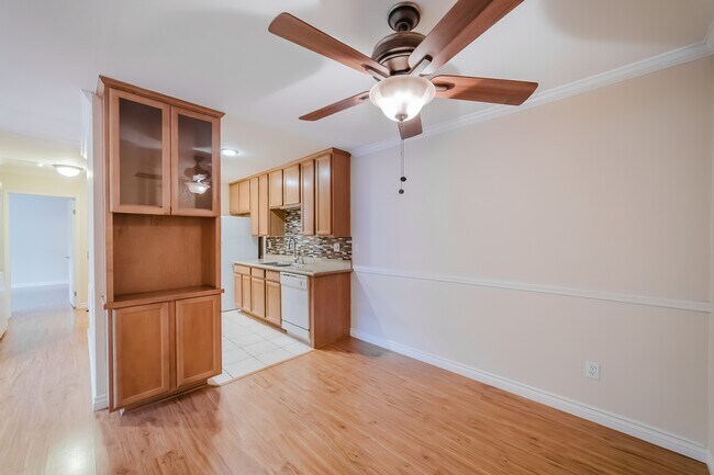 Building Photo - 1760 El Camino Real