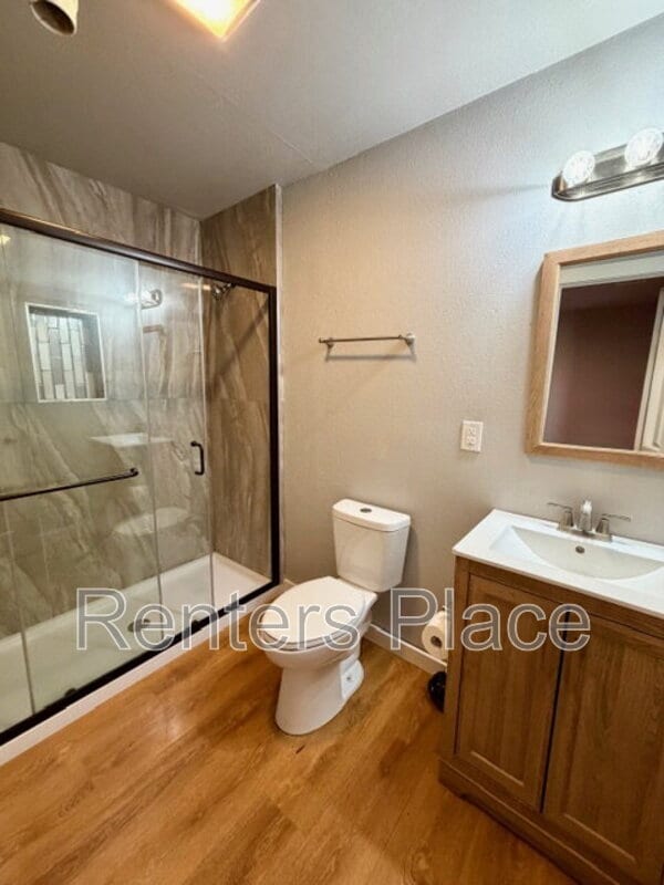 Building Photo - 2429 N Rockford Ave