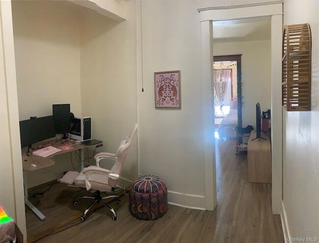 Building Photo - 21 W Main St