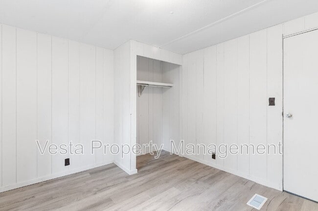 Building Photo - 703 Macedonia Rd