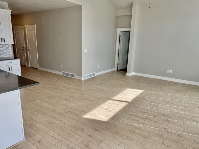 Building Photo - 7646 S Waverly Hls Ln