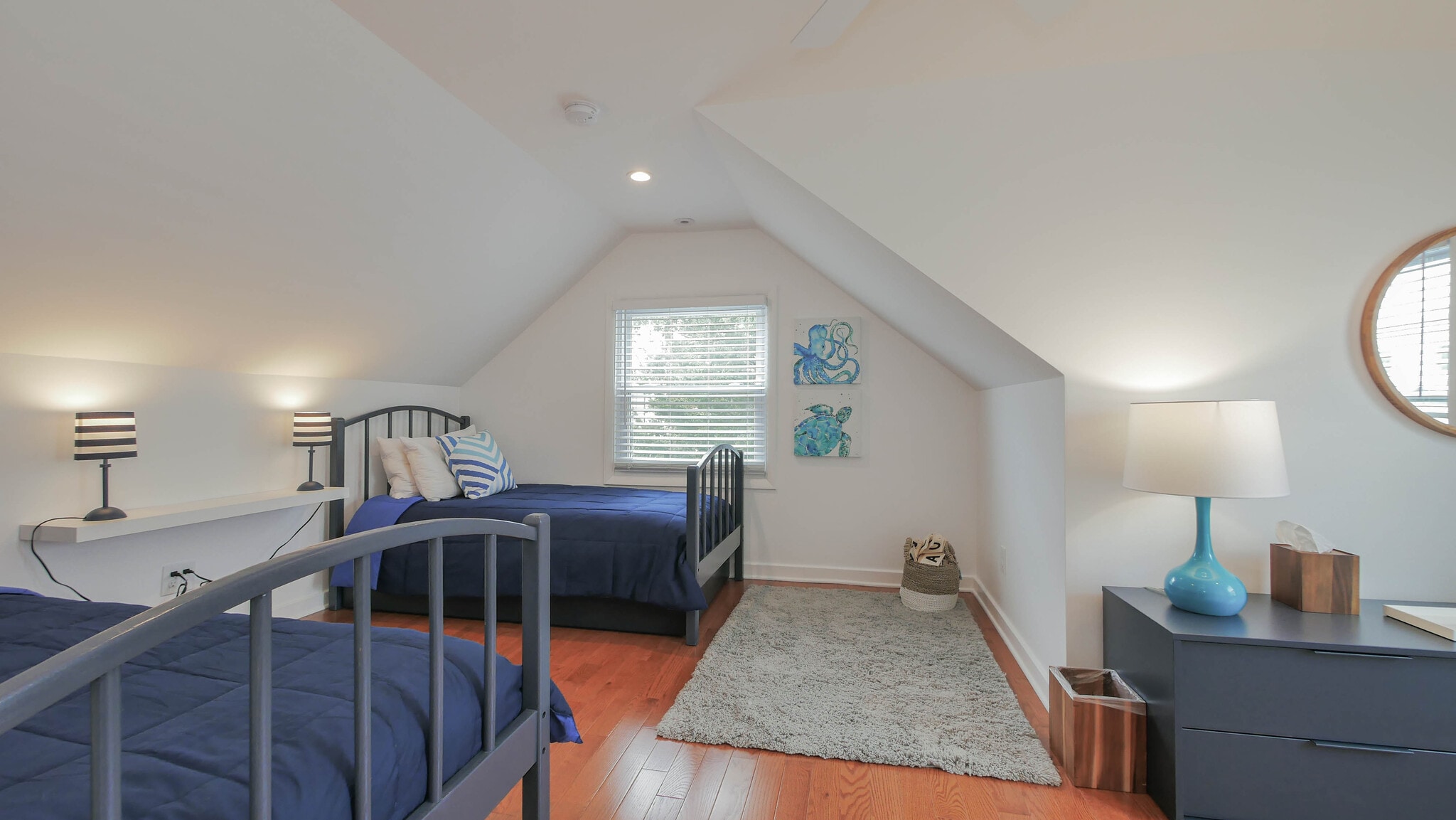 Building Photo - 12 N Delavan Ave