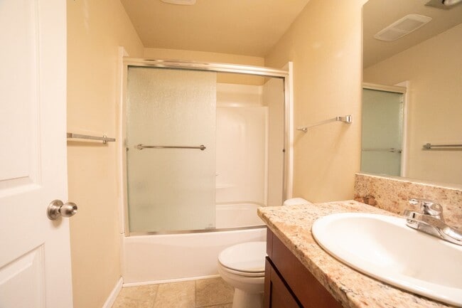 Building Photo - 3 Bedroom Home on Cul-De-Sac