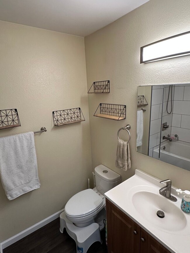 Building Photo - 7775 Camino Glorita