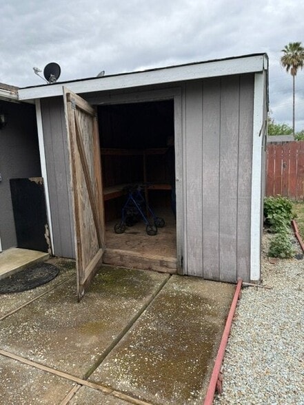 Building Photo - 2689 Forestview Dr
