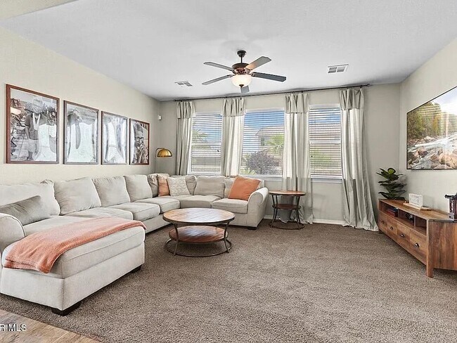 Building Photo - 5525 Valley Cedar Dr