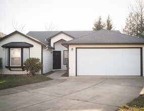 Building Photo - 16901 SE 6th St