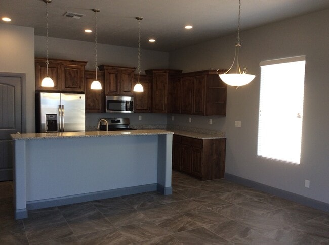 Building Photo - 3 Bed 2 Bath Townhome in Hurricane