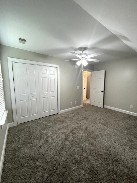 Building Photo - 383 Springview Ln