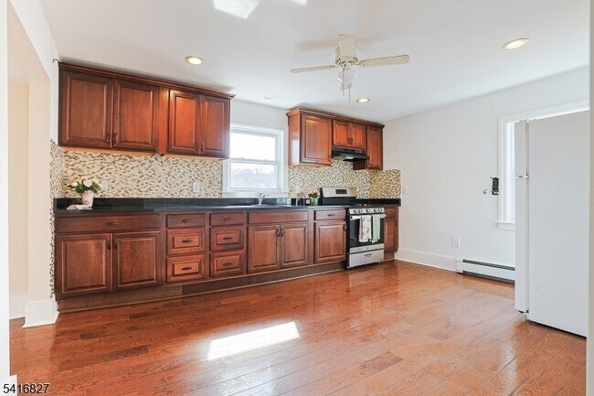 Building Photo - 58-60 Prospect Street Unit