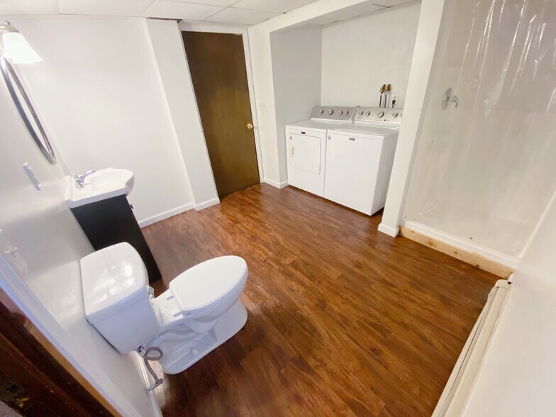 Basement Full Bath - 423 Main St