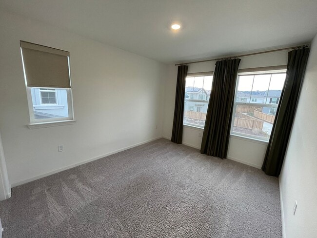 Building Photo - Beautiful new home with open floor plan av...