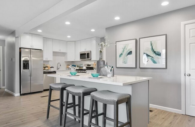 Building Photo - 622 Nancy Plz